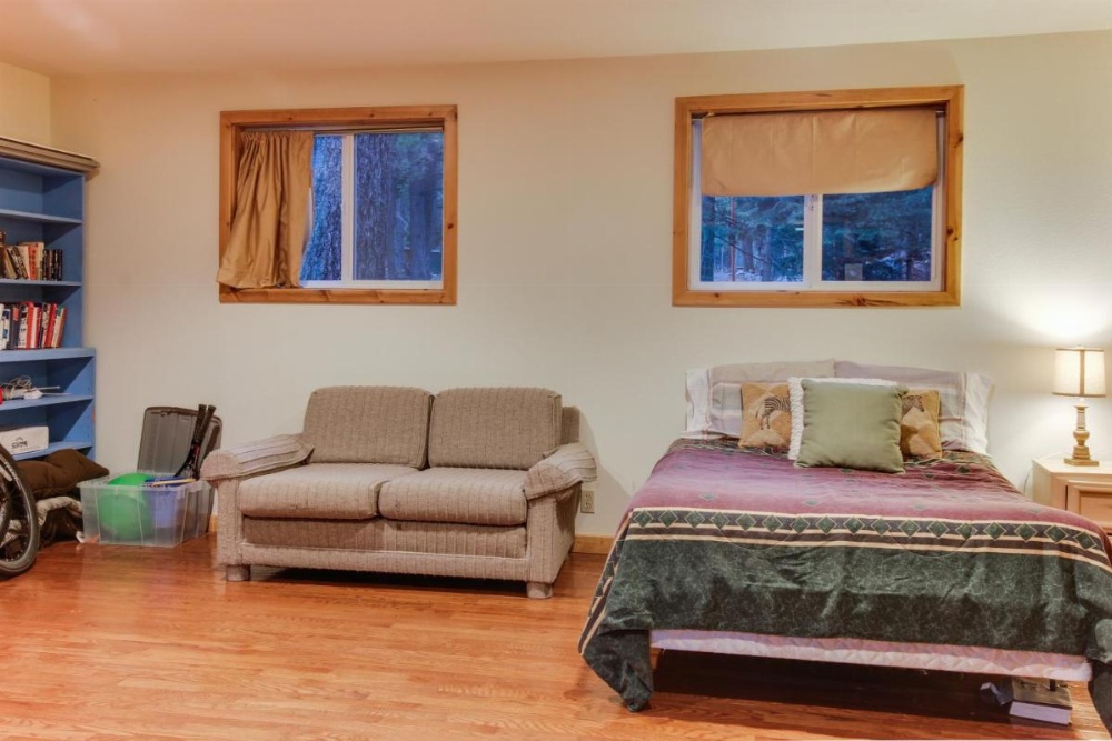 Chamberlands Cabin Image 10