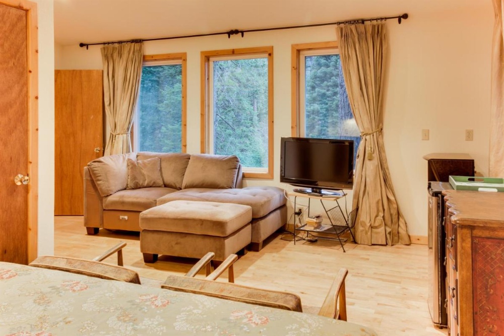 Chamberlands Cabin Image 29